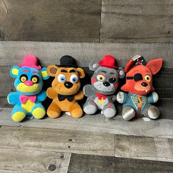 Five Nights at Freddys FNAF Plush Set - Freddy Foxy Lefty Arcade Toys - Picture 1 of 8